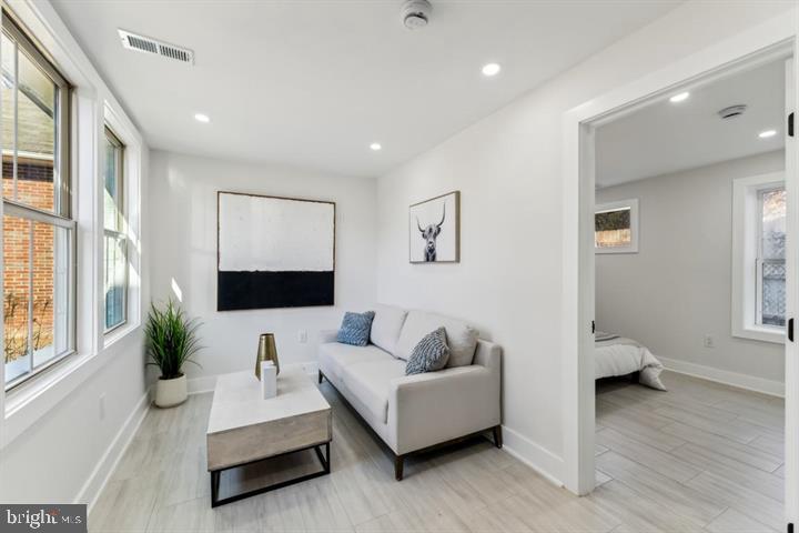 Washington, District Of Columbia, 20018, United States, 5 Bedrooms Bedrooms, ,5 BathroomsBathrooms,Residential,Active,2007330