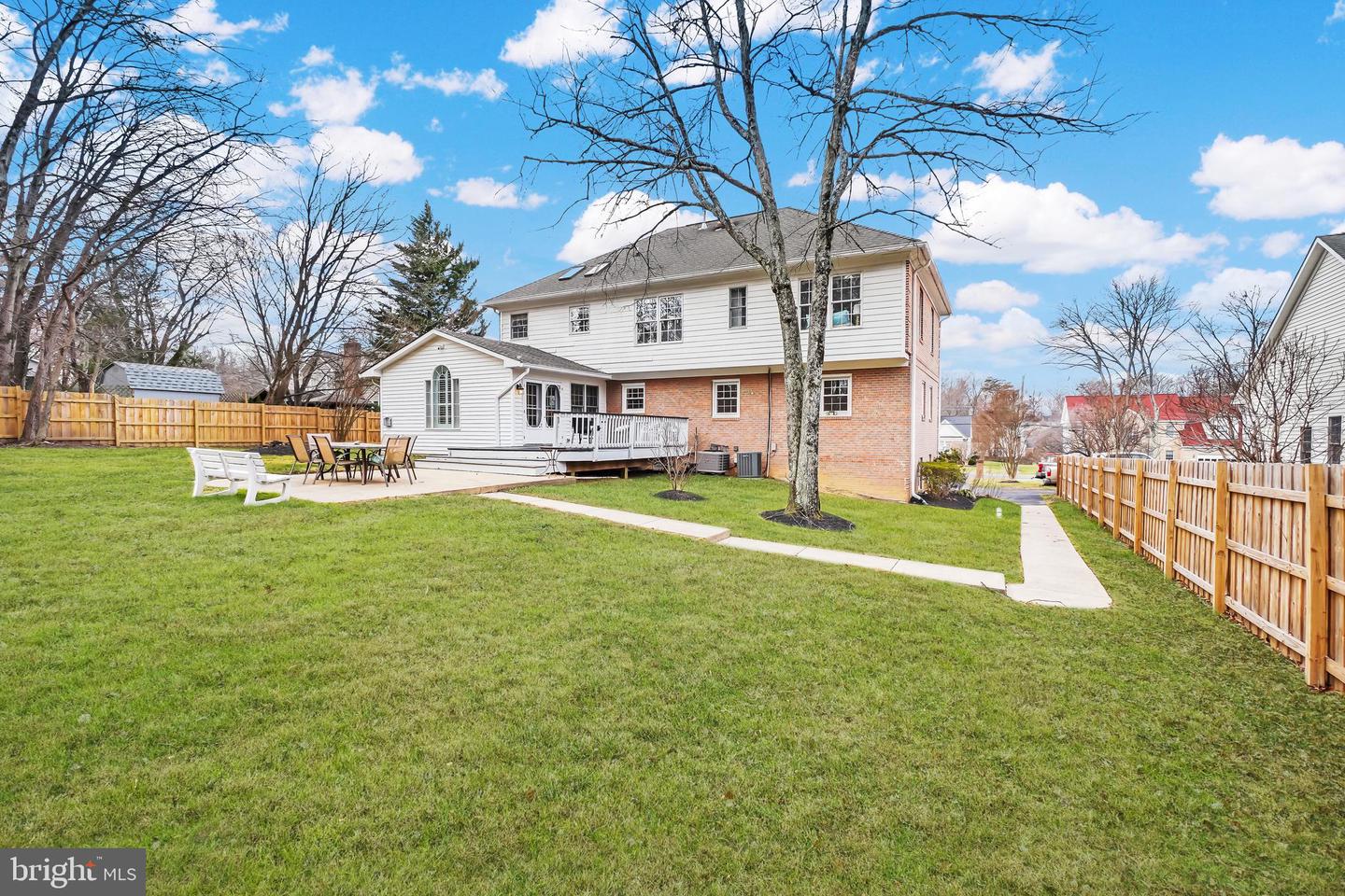 Fairfax, Virginia, 22030, United States, 5 Bedrooms Bedrooms, ,6 BathroomsBathrooms,Residential,Active,2008336