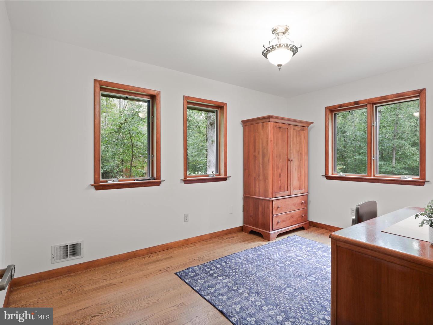 Clifton, Virginia, 20124, United States, 5 Bedrooms Bedrooms, ,4 BathroomsBathrooms,Residential,Active,1943827