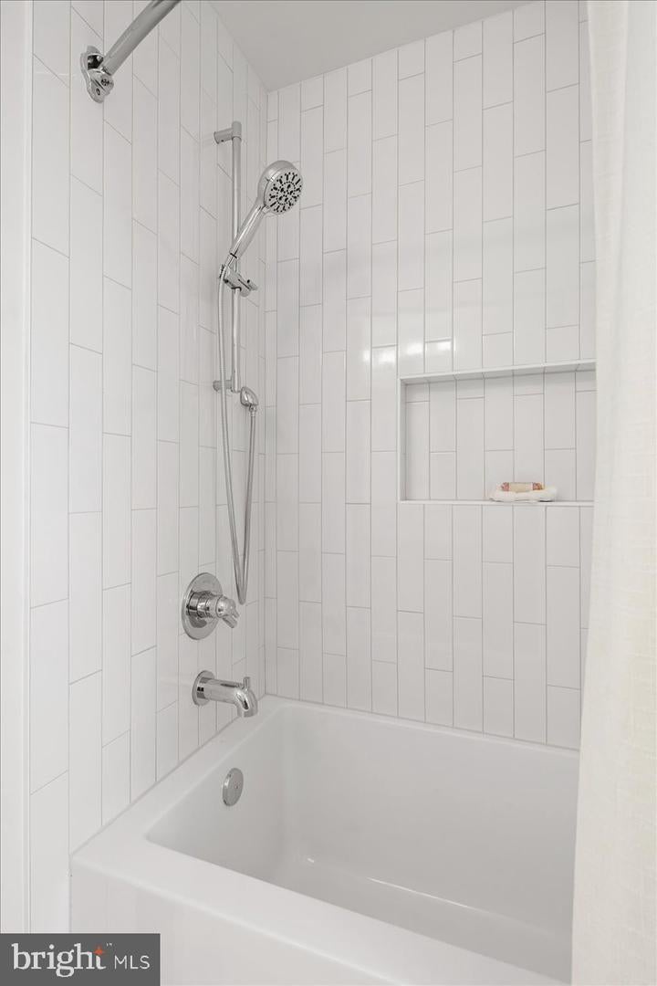 Arlington, Virginia, 22201, United States, 4 Bedrooms Bedrooms, ,5 BathroomsBathrooms,Residential,Active,1954022