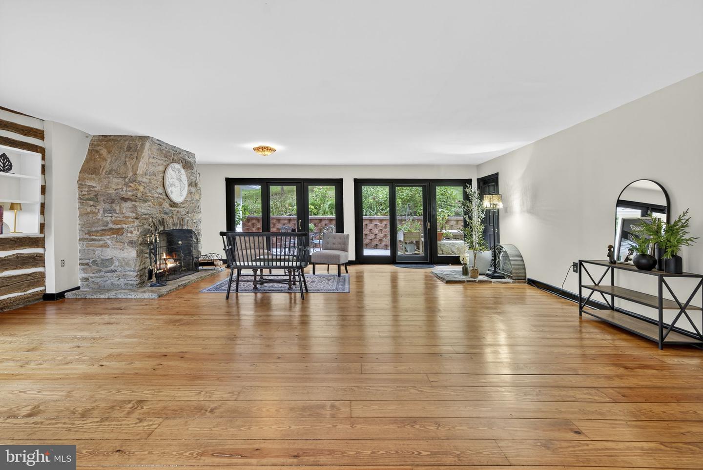 Lovettsville, Virginia, 20180, United States, ,2 BathroomsBathrooms,Residential,Active,1954034