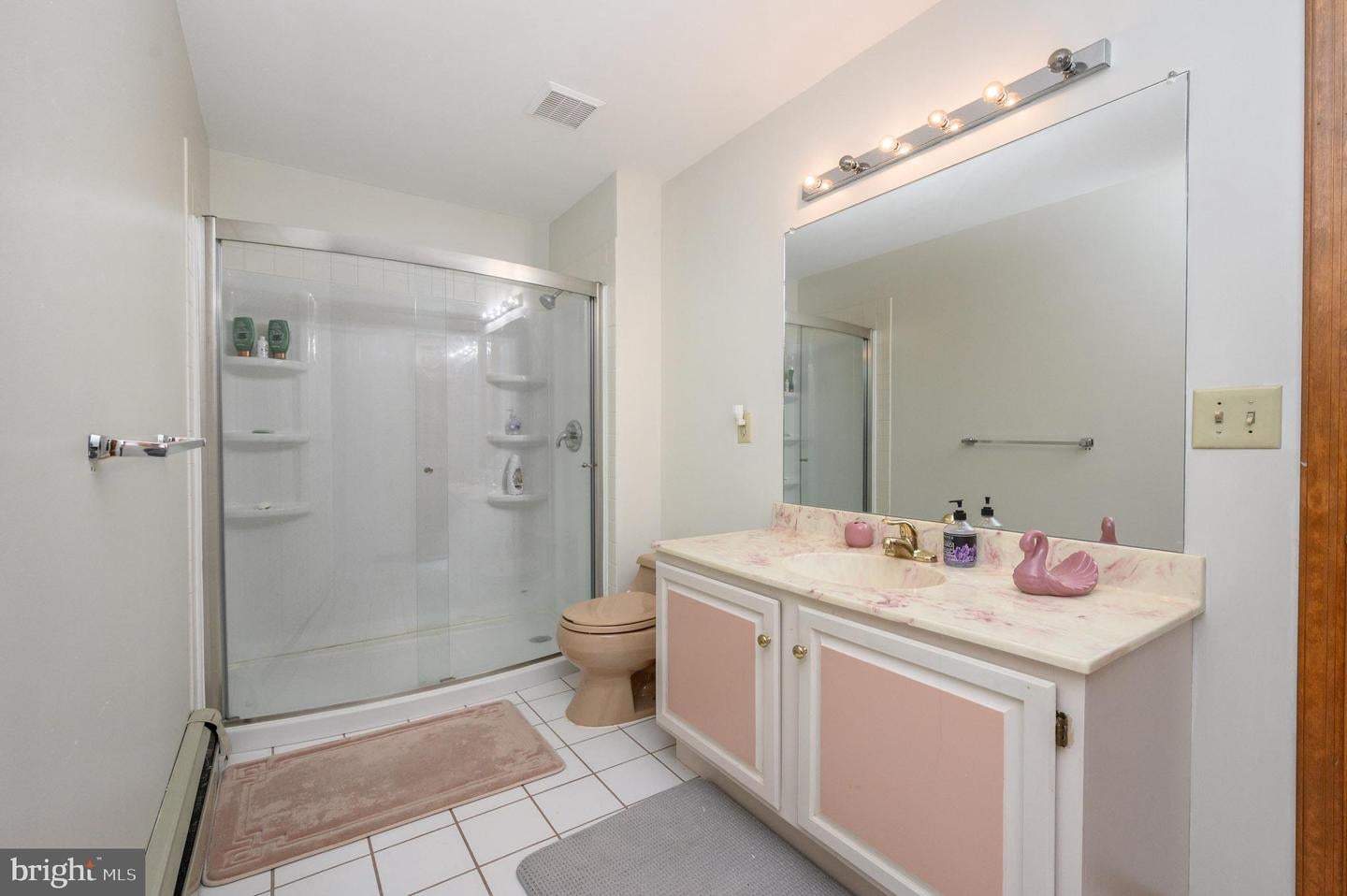 Monmouth Junction, New Jersey, 08852, United States, 5 Bedrooms Bedrooms, ,5 BathroomsBathrooms,Residential,Active,1987239