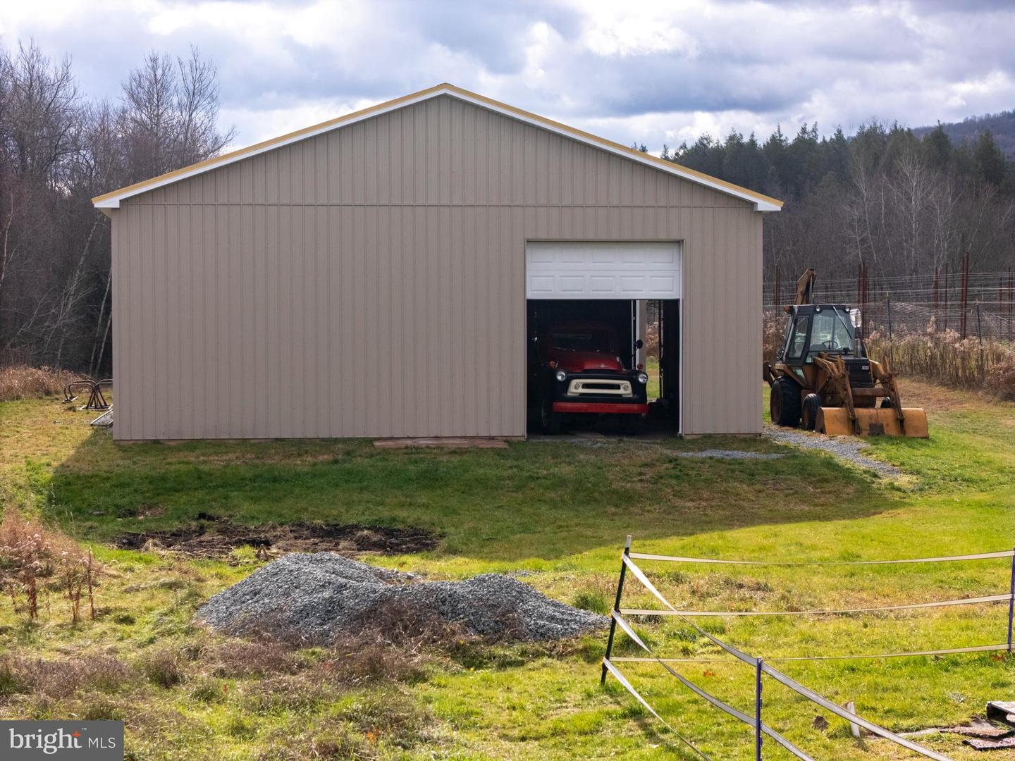 Waymart, Pennsylvania, 18472, United States, 4 Bedrooms Bedrooms, ,2 BathroomsBathrooms,Residential,Active,2007156