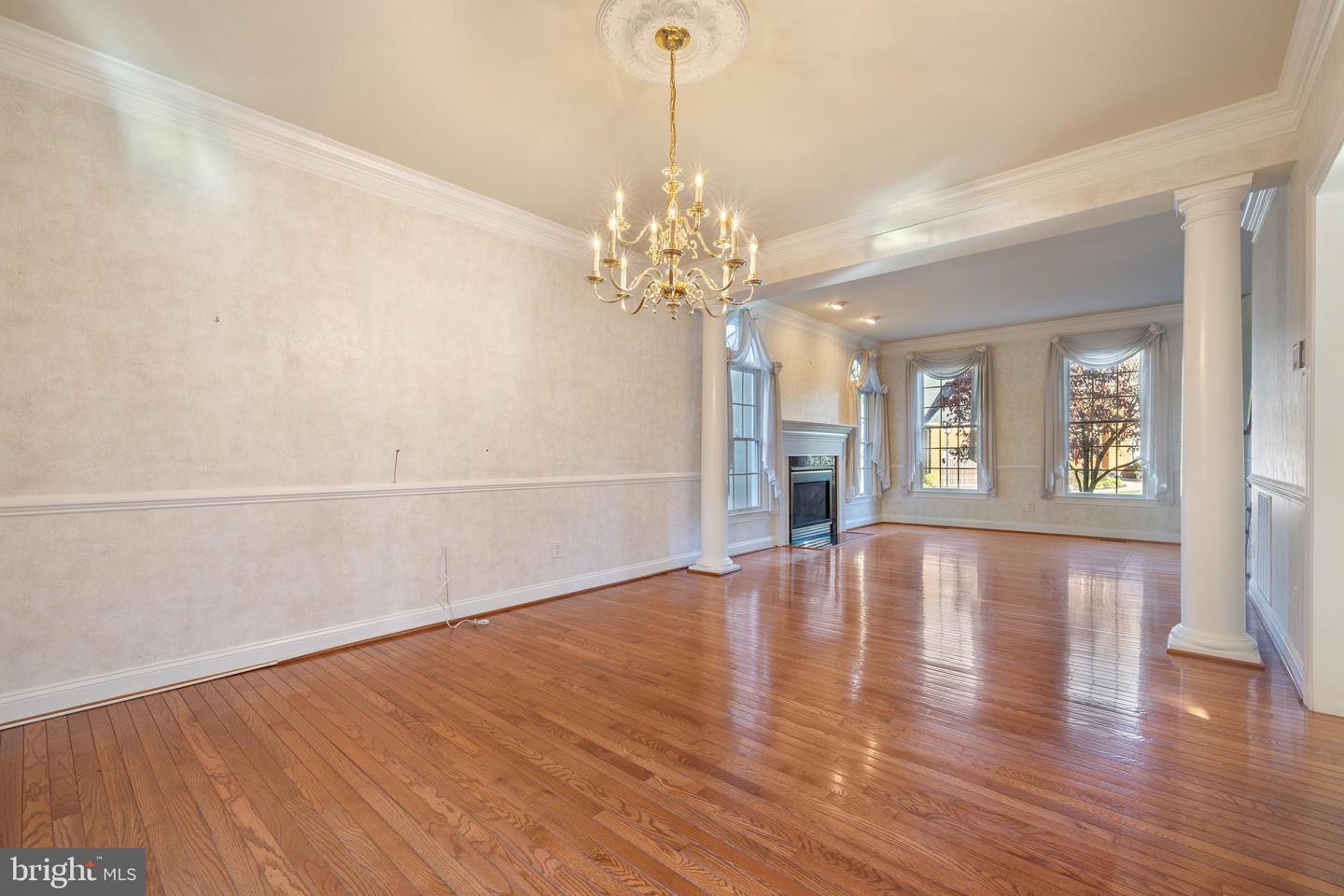 Rockville, Maryland, 20850, United States, 6 Bedrooms Bedrooms, ,5 BathroomsBathrooms,Residential,Active,1970950