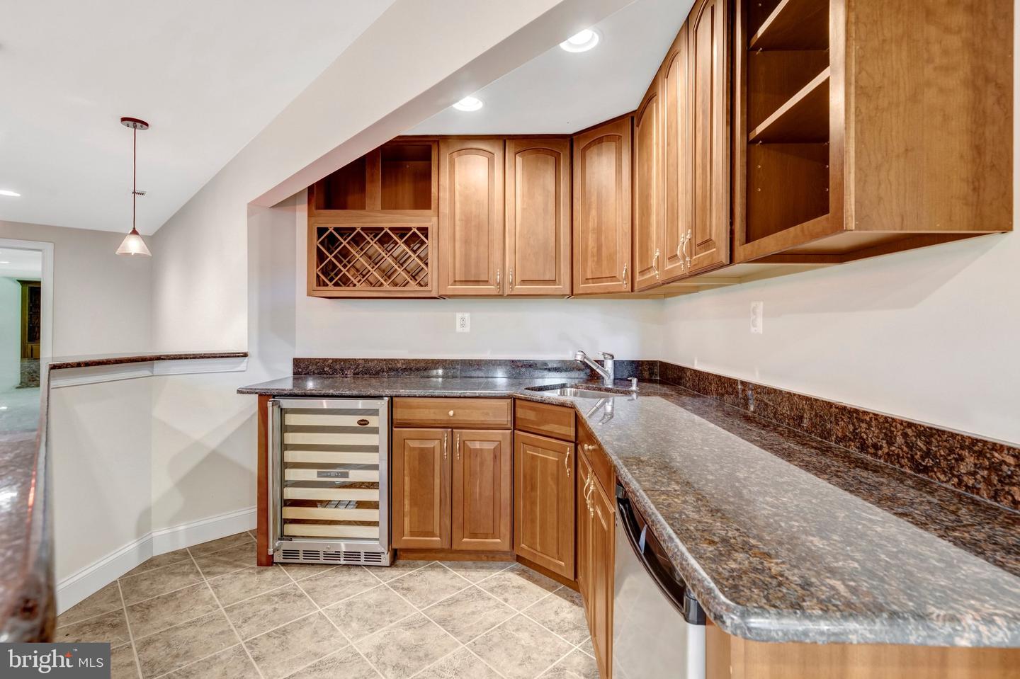 Haymarket, Virginia, 20169, United States, 5 Bedrooms Bedrooms, ,5 BathroomsBathrooms,Residential,Pending,2031766