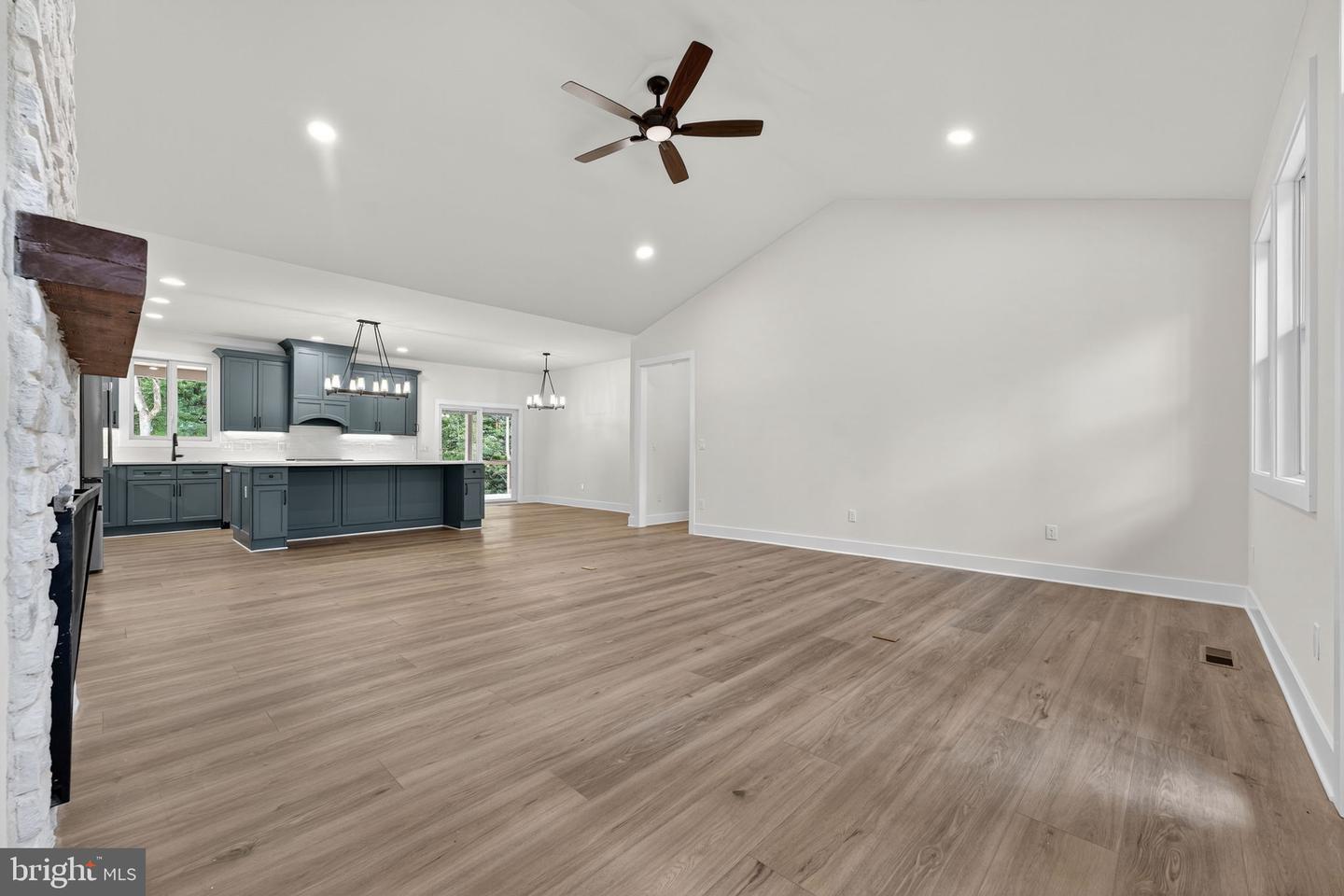 Warrenton, Virginia, 20187, United States, 3 Bedrooms Bedrooms, ,4 BathroomsBathrooms,Residential,Active,1963257