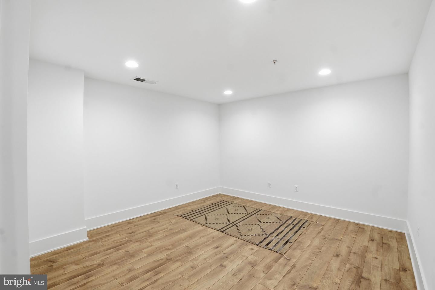 Potomac, Maryland, 20854, United States, 3 Bedrooms Bedrooms, ,5 BathroomsBathrooms,Residential,Active,2044555