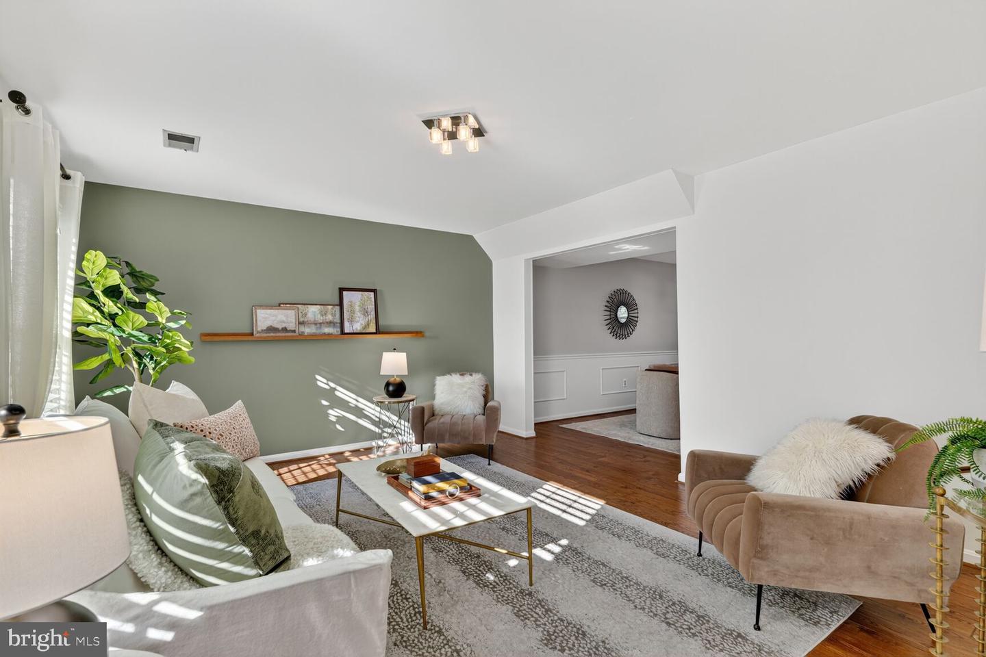 Arlington, Virginia, 22201, United States, 3 Bedrooms Bedrooms, ,3 BathroomsBathrooms,Residential,Active,1997876