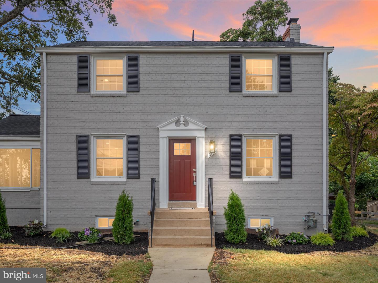 Arlington, Virginia, 22205, United States, 4 Bedrooms Bedrooms, ,4 BathroomsBathrooms,Residential,Active,1936390