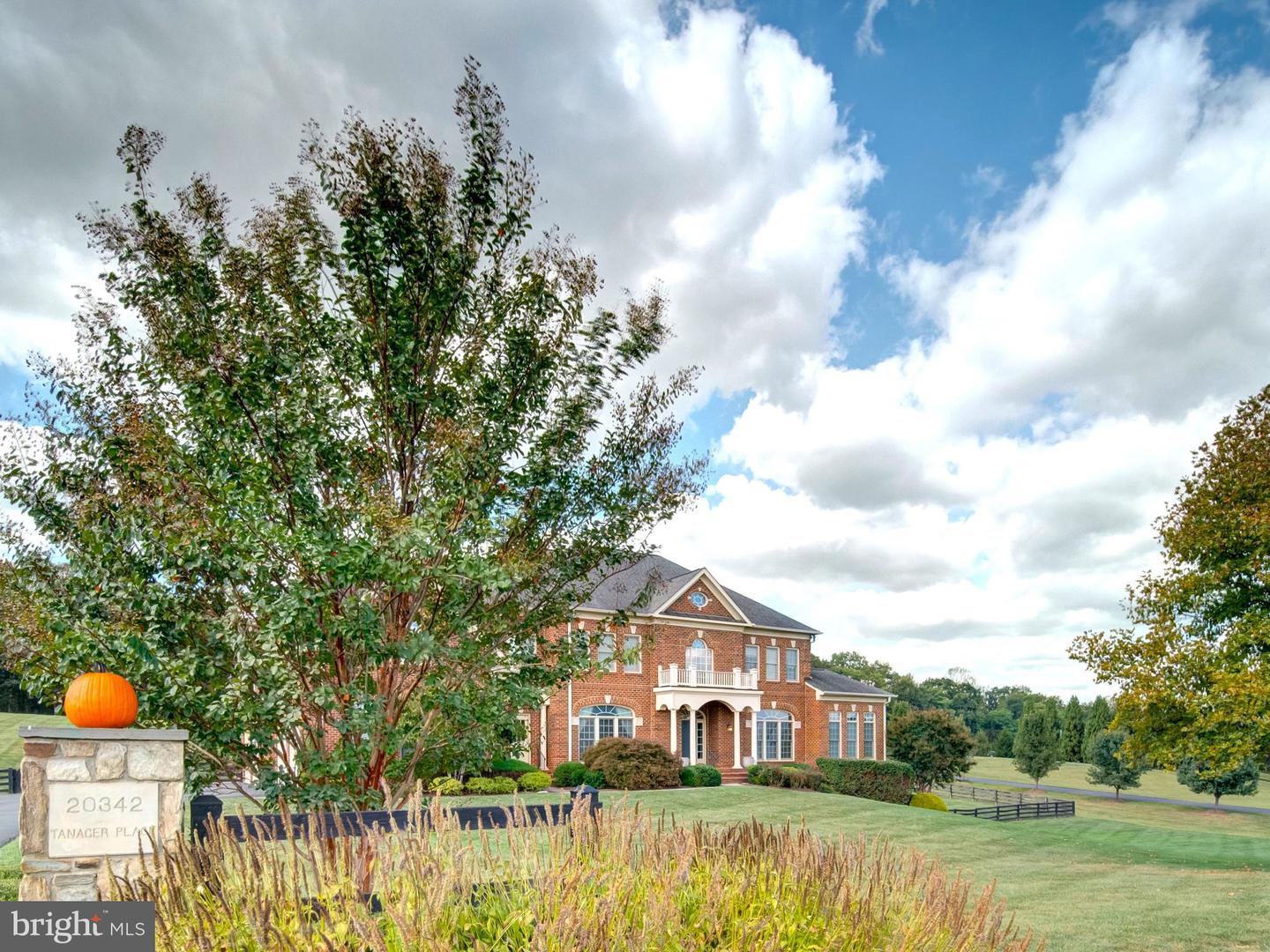 Leesburg, Virginia, 20175, United States, 5 Bedrooms Bedrooms, ,6 BathroomsBathrooms,Residential,Active,1987213