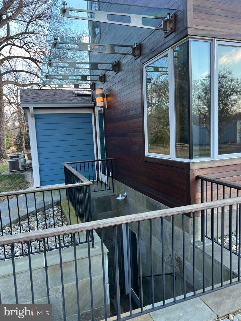 Rockville, Maryland, 20854, United States, 5 Bedrooms Bedrooms, ,4 BathroomsBathrooms,Residential,Active,2045050
