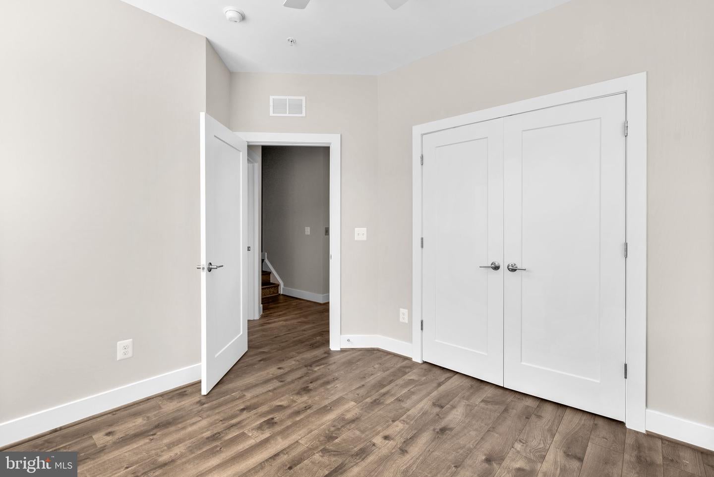 Rockville, Maryland, 20852, United States, 5 Bedrooms Bedrooms, ,5 BathroomsBathrooms,Residential,Active,1954009