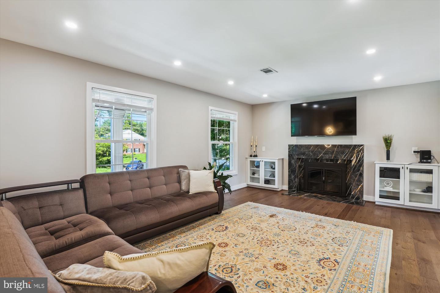 Vienna, Virginia, 22180, United States, 6 Bedrooms Bedrooms, ,4 BathroomsBathrooms,Residential,Active,1899895