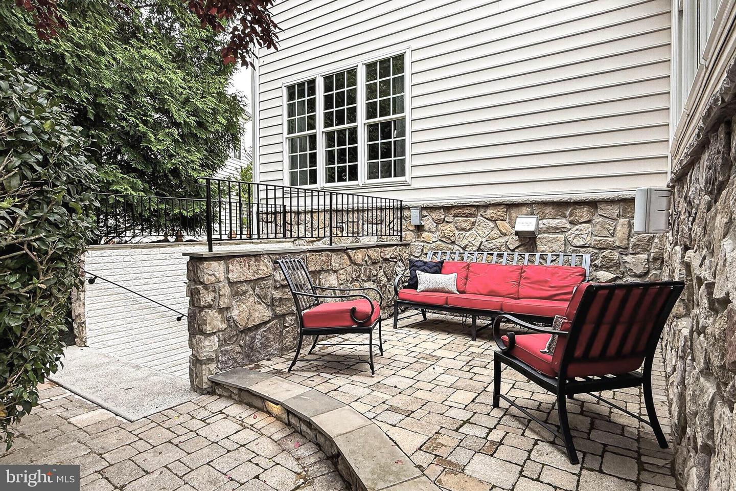 Brambleton, Virginia, 20148, United States, 4 Bedrooms Bedrooms, ,5 BathroomsBathrooms,Residential,Pending,2045666