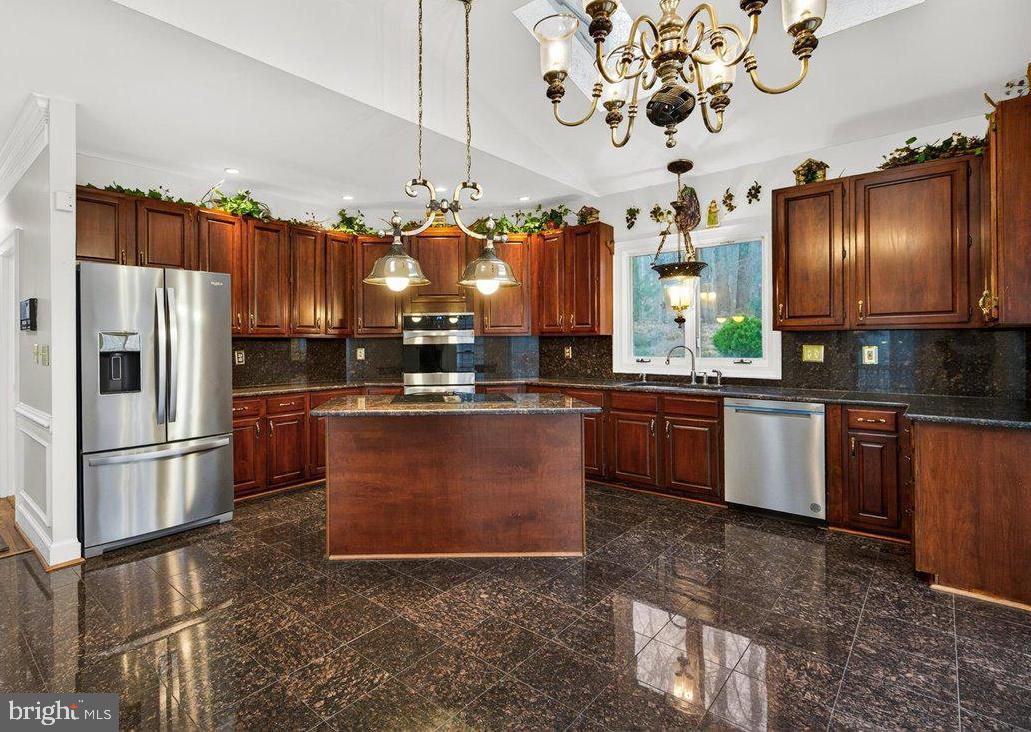 Clifton, Virginia, 20124, United States, 5 Bedrooms Bedrooms, ,6 BathroomsBathrooms,Residential,Active,2025639