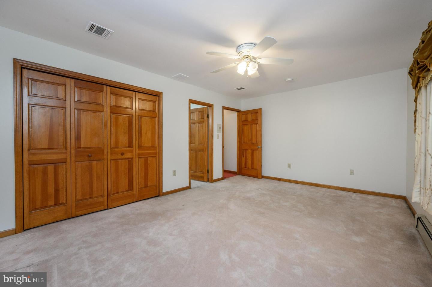 Monmouth Junction, New Jersey, 08852, United States, 5 Bedrooms Bedrooms, ,6 BathroomsBathrooms,Residential,Active,2044533