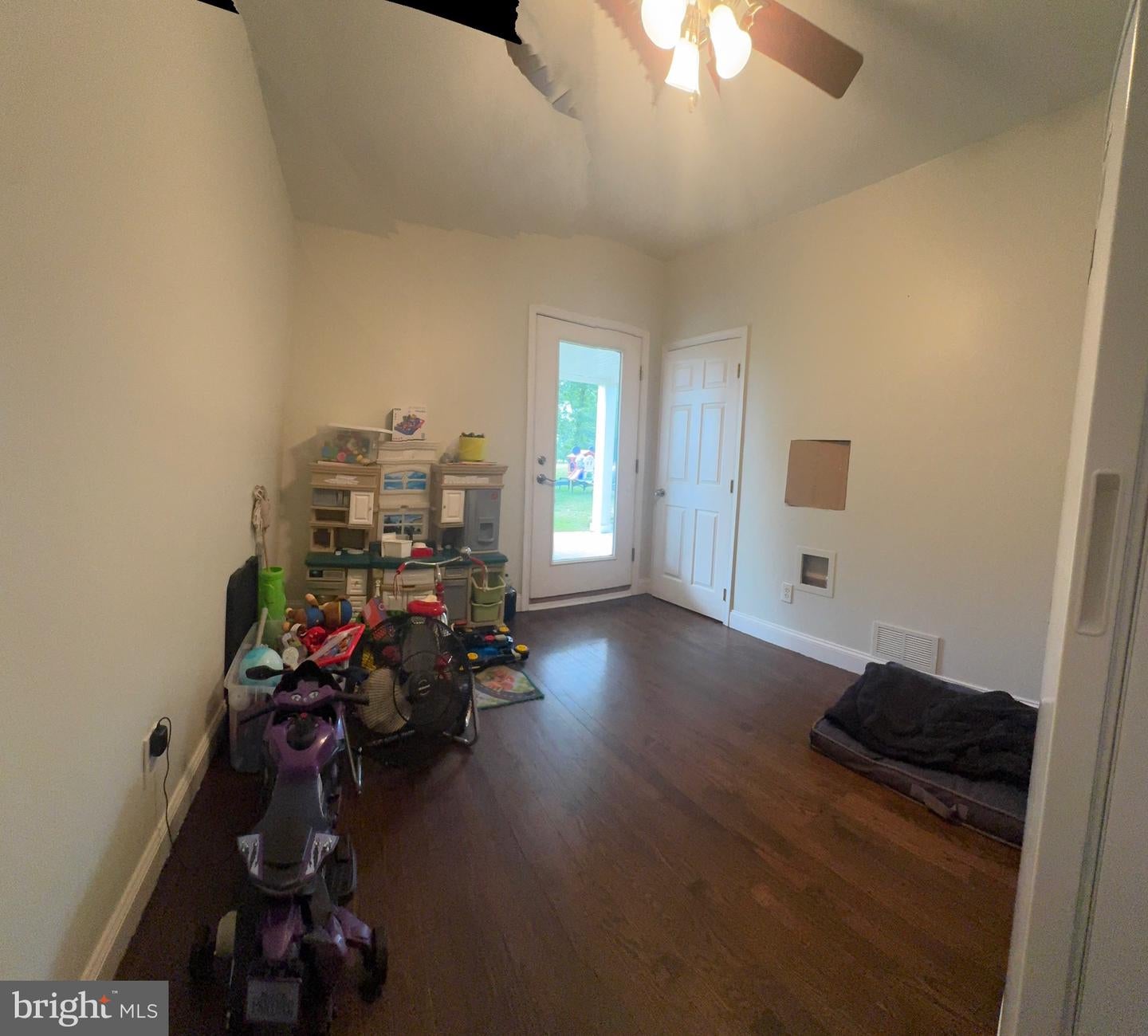 Delanco, New Jersey, 08075, United States, 5 Bedrooms Bedrooms, ,3 BathroomsBathrooms,Residential,Active,1914605