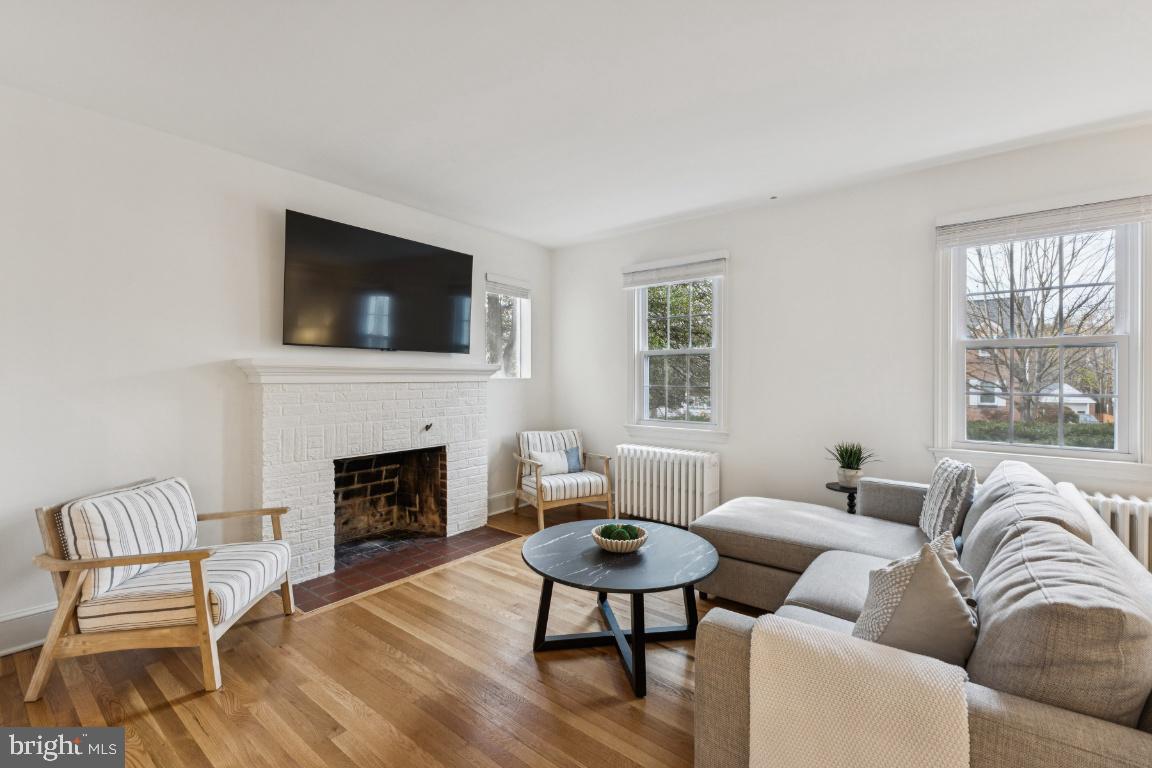 Arlington, Virginia, 22203, United States, 3 Bedrooms Bedrooms, ,3 BathroomsBathrooms,Residential,Active,2007962