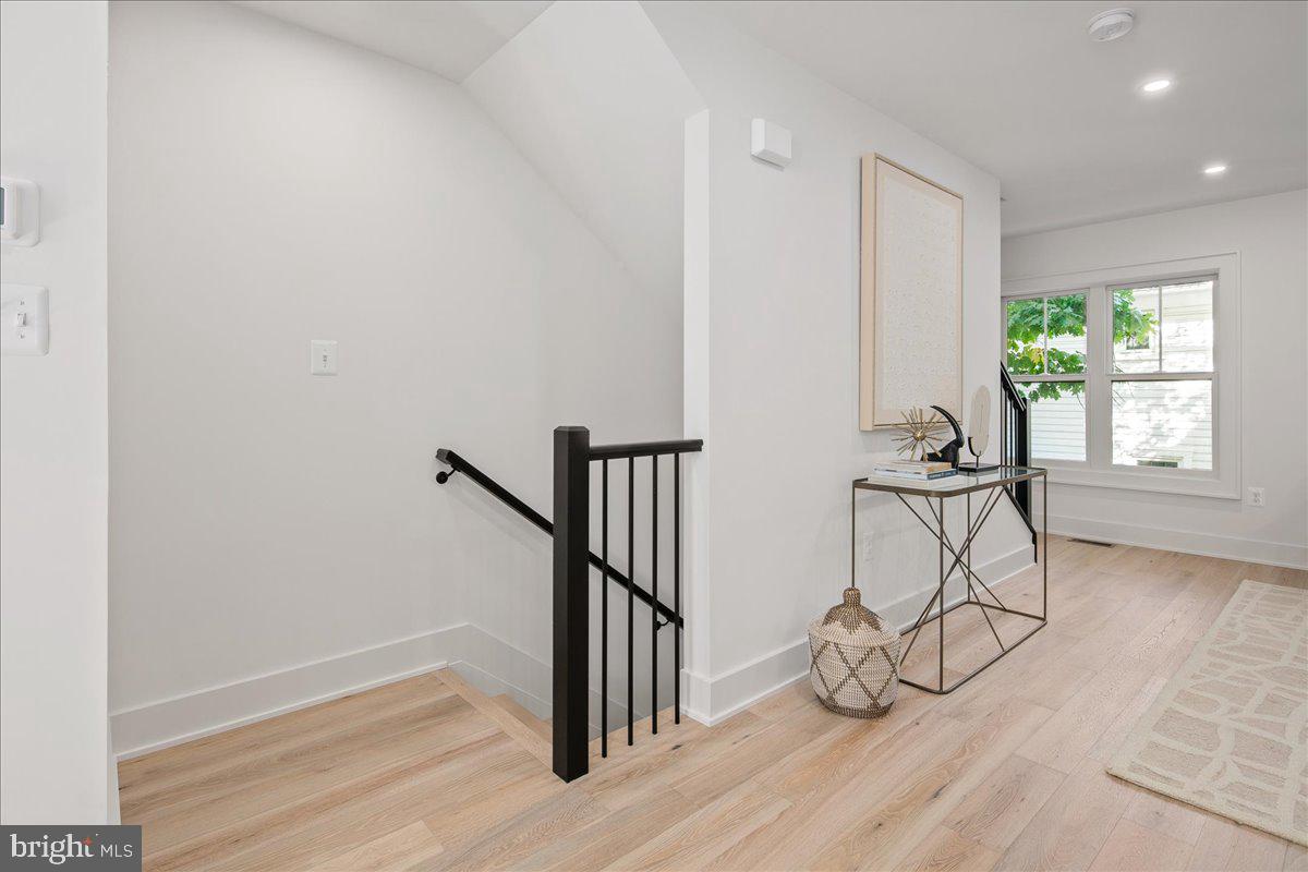 Arlington, Virginia, 22201, United States, 4 Bedrooms Bedrooms, ,5 BathroomsBathrooms,Residential,Active,2011879