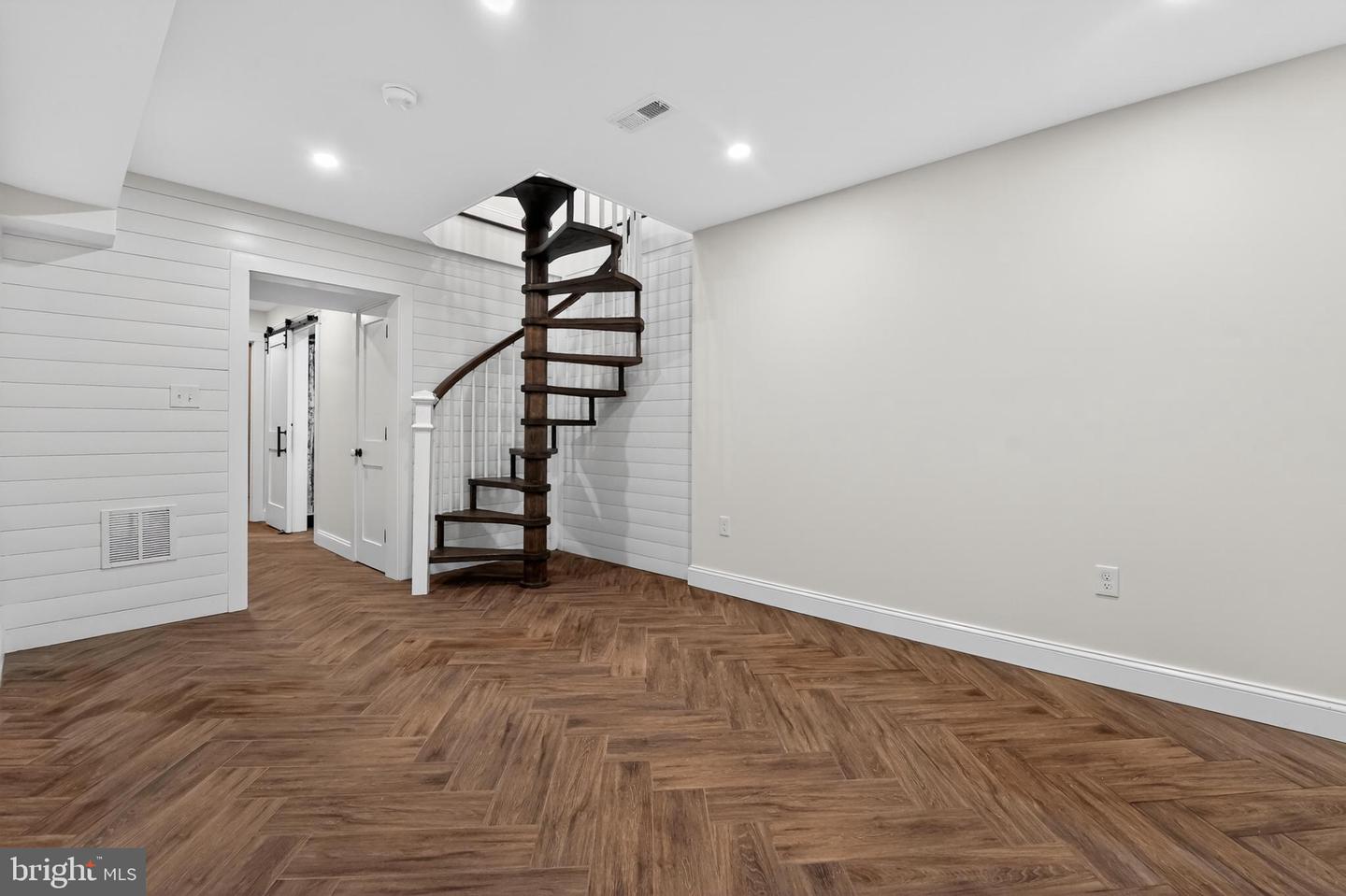 Annapolis, Maryland, 21401, United States, 4 Bedrooms Bedrooms, ,4 BathroomsBathrooms,Residential,Active,2051980
