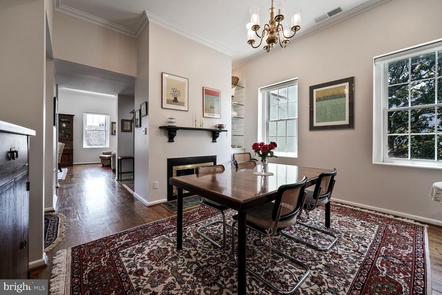 Alexandria, Virginia, 22314, United States, 2 Bedrooms Bedrooms, ,2 BathroomsBathrooms,Residential,Active,1929665