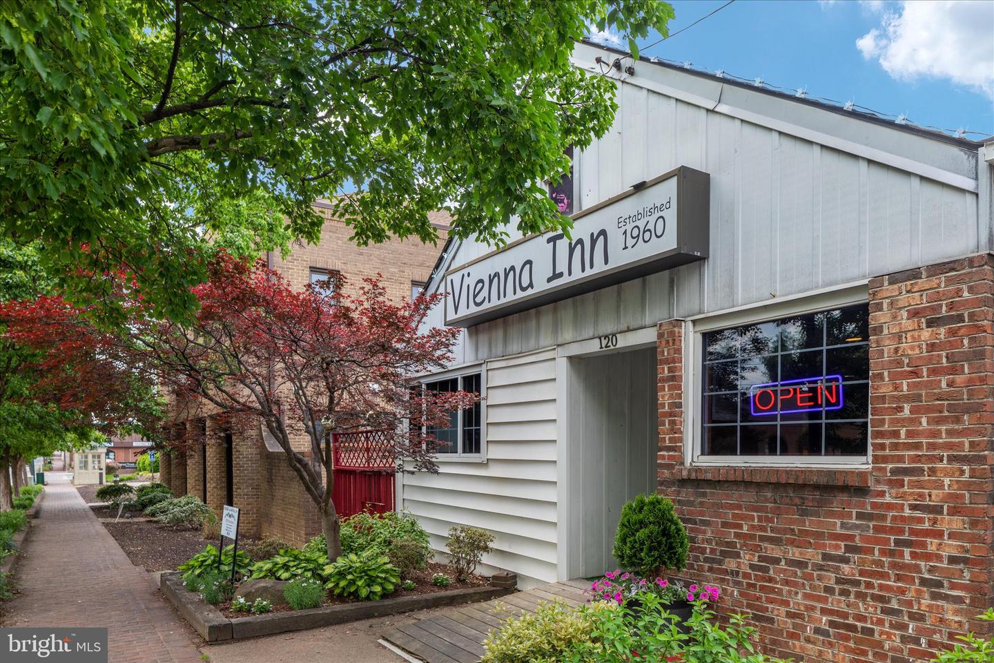 Vienna, Virginia, 22181, United States, 5 Bedrooms Bedrooms, ,4 BathroomsBathrooms,Residential,Active,2010162