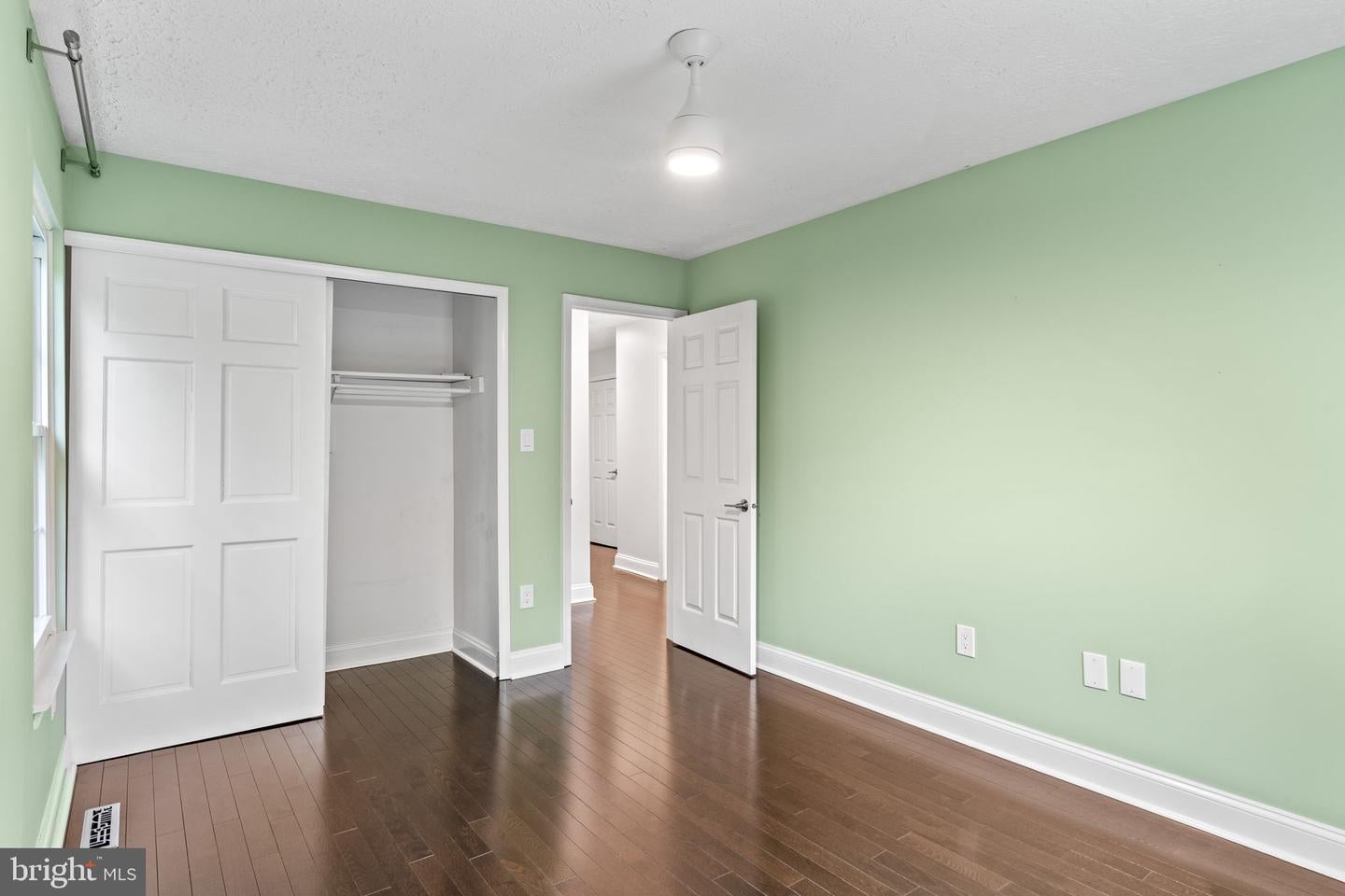 Reston, Virginia, 20191, United States, 3 Bedrooms Bedrooms, ,3 BathroomsBathrooms,Residential,Active,2044995