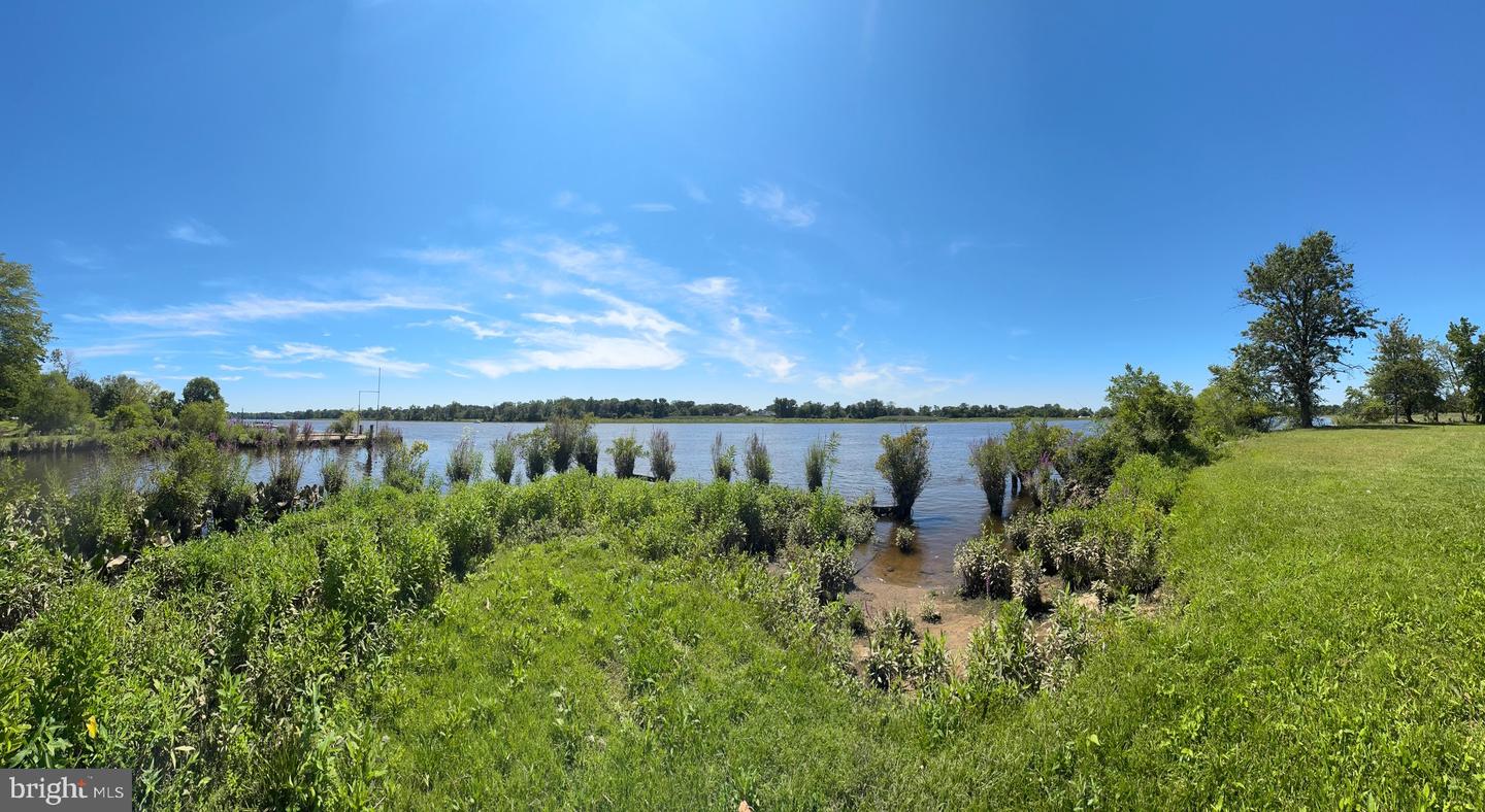 Delanco, New Jersey, 08075, United States, 5 Bedrooms Bedrooms, ,3 BathroomsBathrooms,Residential,Active,1914605