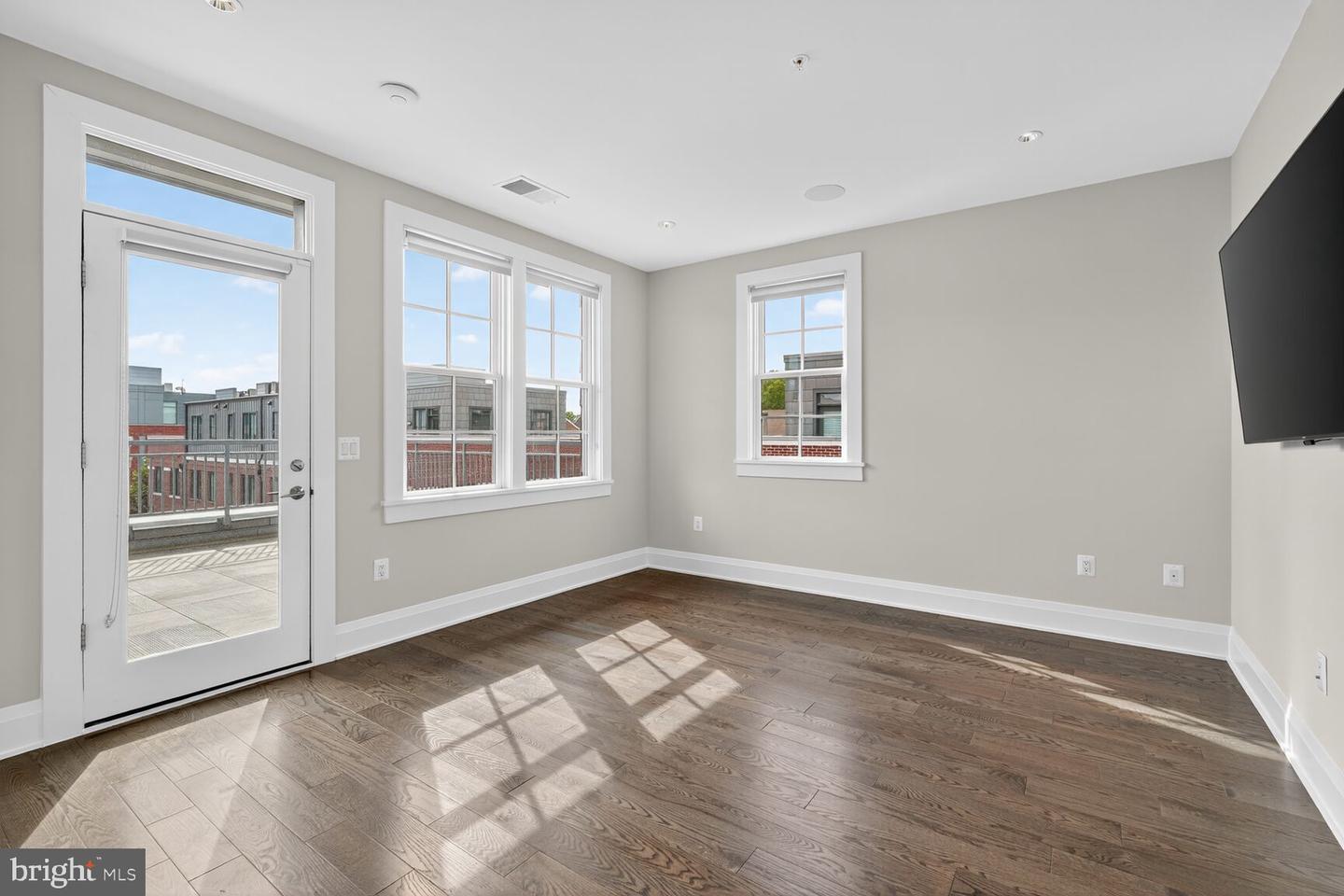 Alexandria, Virginia, 22314, United States, 4 Bedrooms Bedrooms, ,5 BathroomsBathrooms,Residential,Active,1959984