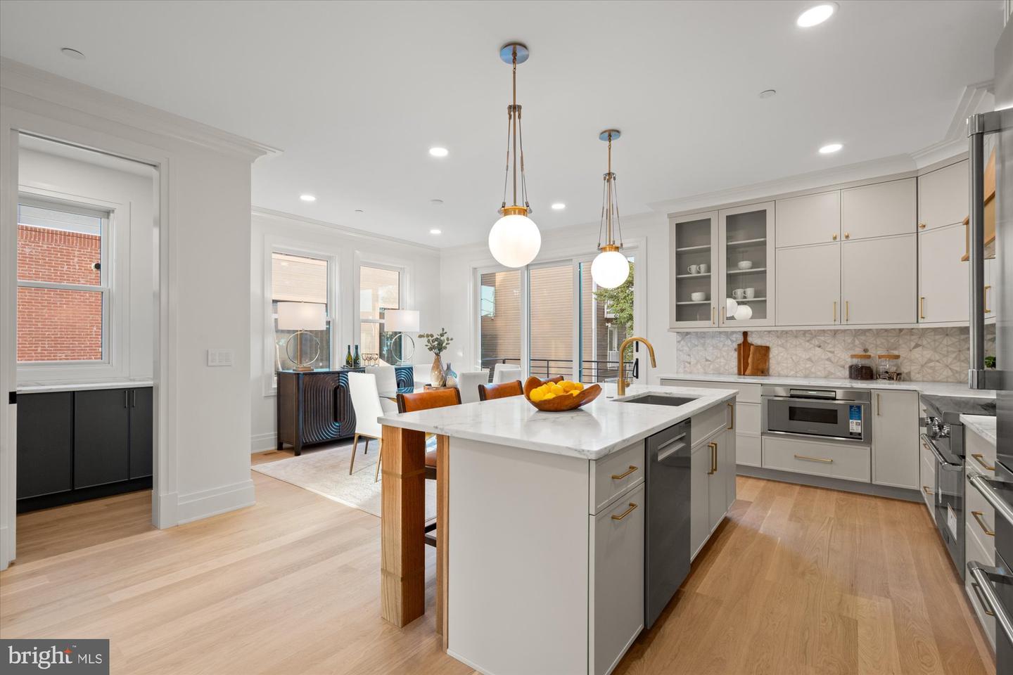 Alexandria, Virginia, 22314, United States, 4 Bedrooms Bedrooms, ,5 BathroomsBathrooms,Residential,Active,1993677