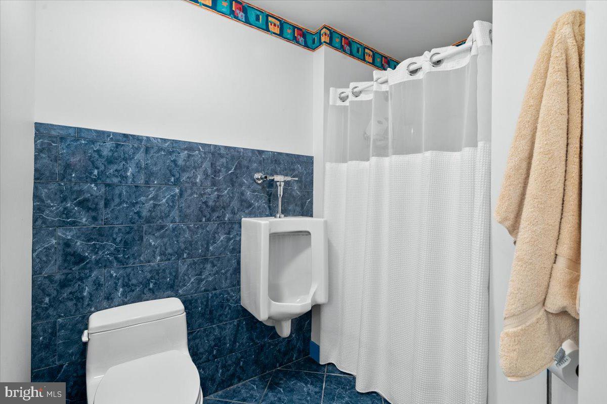 Frederick, Maryland, 21702, United States, 5 Bedrooms Bedrooms, ,8 BathroomsBathrooms,Residential,Active,2002354