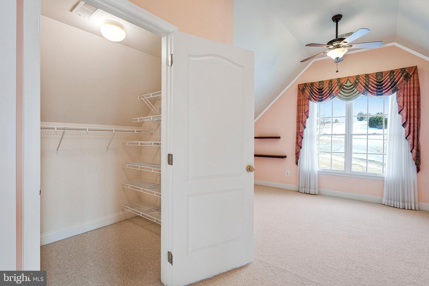 Leesburg, Virginia, 20175, United States, 5 Bedrooms Bedrooms, ,5 BathroomsBathrooms,Residential,Active,2021689