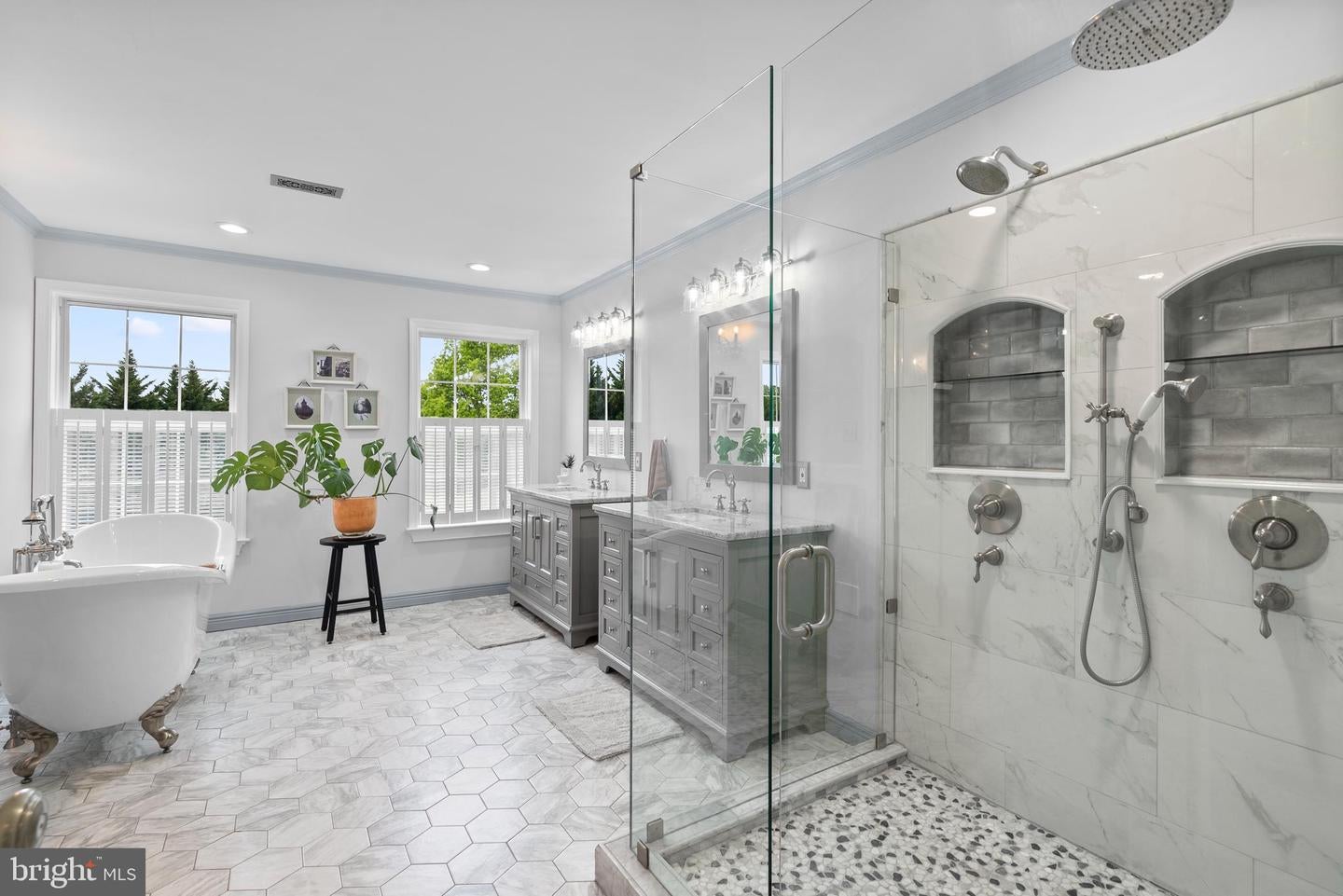 Boyds, Maryland, 20841, United States, 5 Bedrooms Bedrooms, ,5 BathroomsBathrooms,Residential,Active,2044597