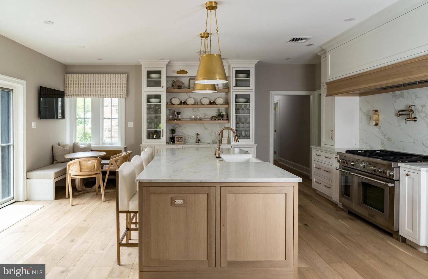 Berwyn, Pennsylvania, 19312, United States, 5 Bedrooms Bedrooms, ,6 BathroomsBathrooms,Residential,Active,1967285