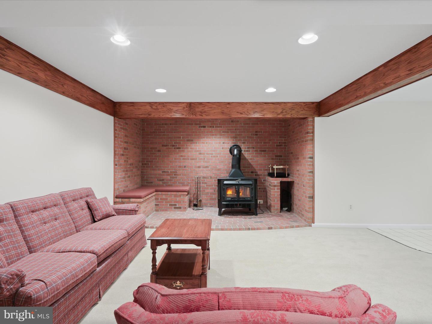 Clifton, Virginia, 20124, United States, 5 Bedrooms Bedrooms, ,4 BathroomsBathrooms,Residential,Active,1943827