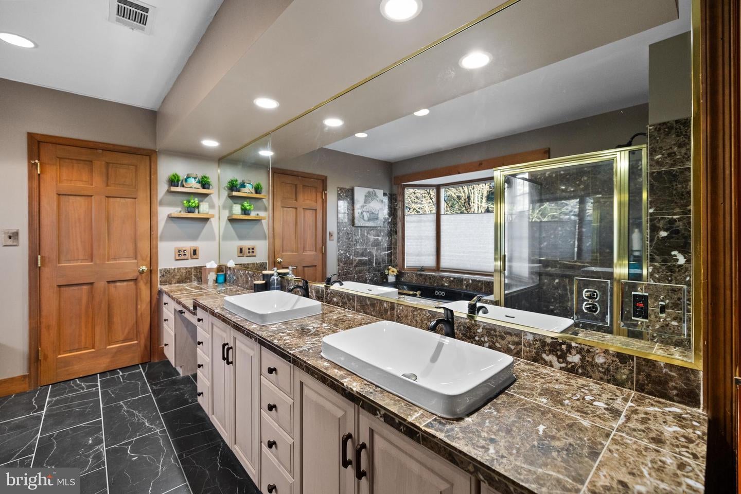 Leesburg, Virginia, 20176, United States, ,4 BathroomsBathrooms,Residential,Active,1780449