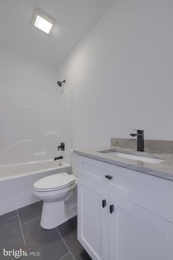 East Petersburg, Pennsylvania, 17520, United States, 4 Bedrooms Bedrooms, ,5 BathroomsBathrooms,Residential,Active,1702111