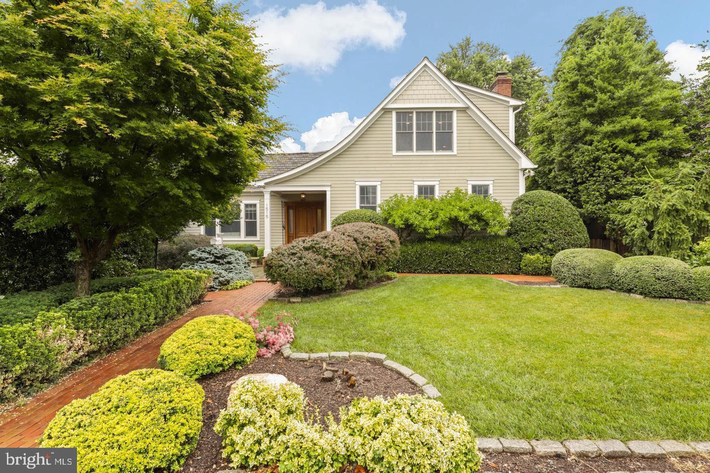 Mclean, Virginia, 22101, United States, 3 Bedrooms Bedrooms, ,3 BathroomsBathrooms,Residential,Active,1922333