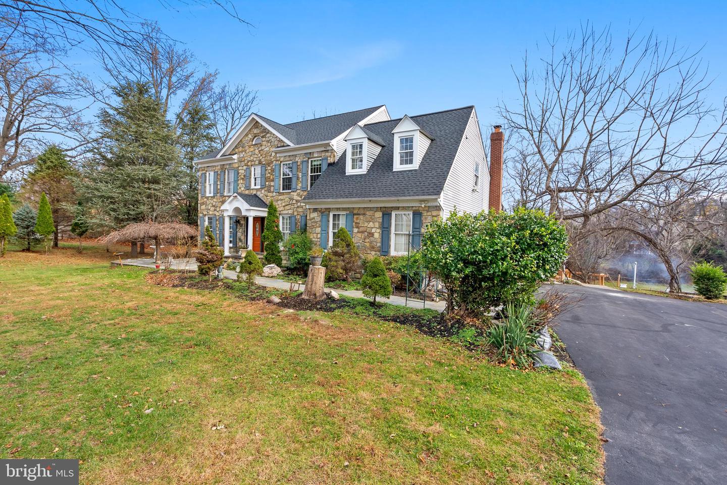 Gaithersburg, Maryland, 20879, United States, 5 Bedrooms Bedrooms, ,5 BathroomsBathrooms,Residential,Active,1999190