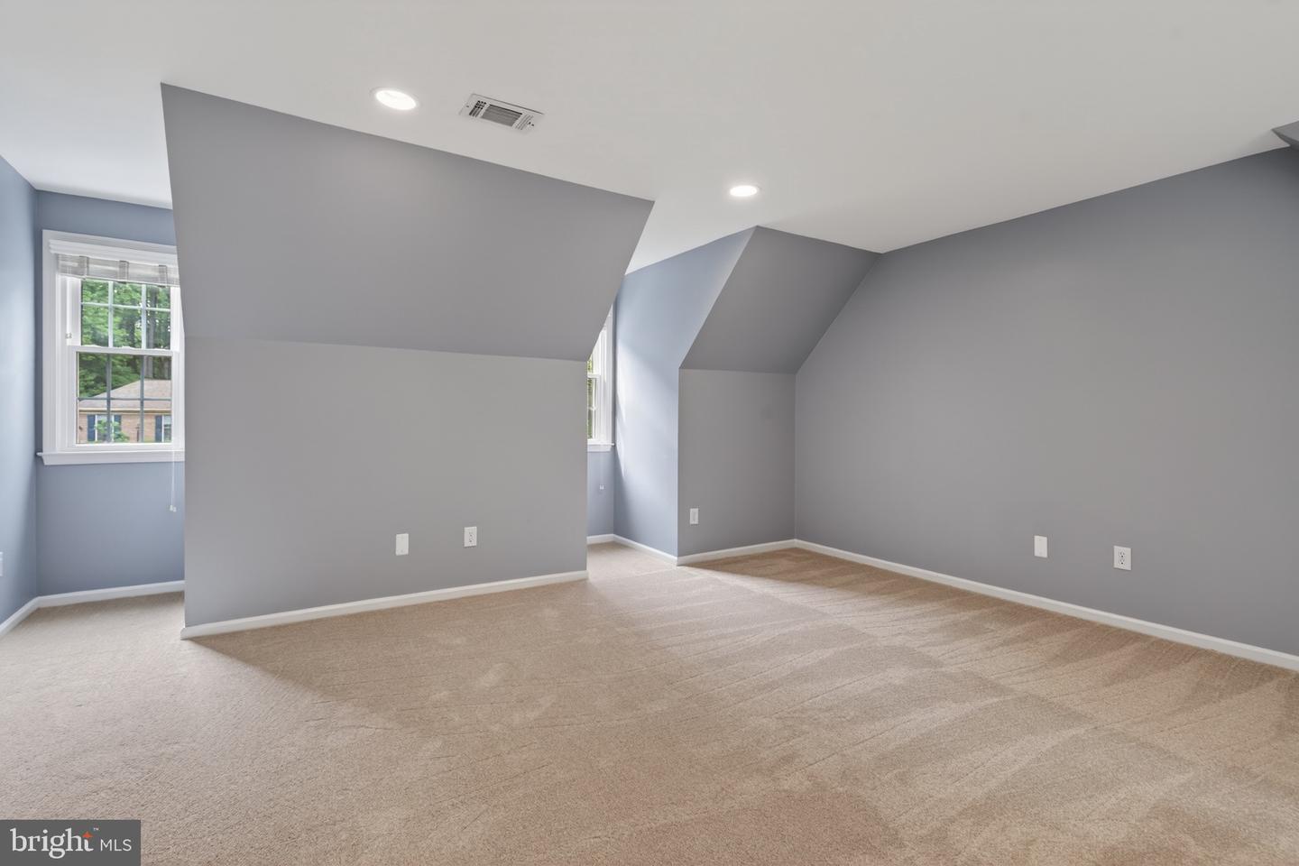 Fairfax Station, Virginia, 22039, United States, 5 Bedrooms Bedrooms, ,5 BathroomsBathrooms,Residential,Pending,2045787