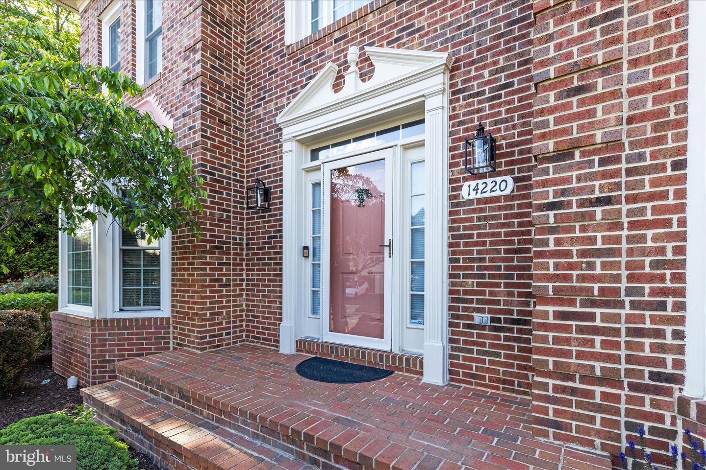 Centreville, Virginia, 20121, United States, 4 Bedrooms Bedrooms, ,3 BathroomsBathrooms,Residential,Contingent,2045785