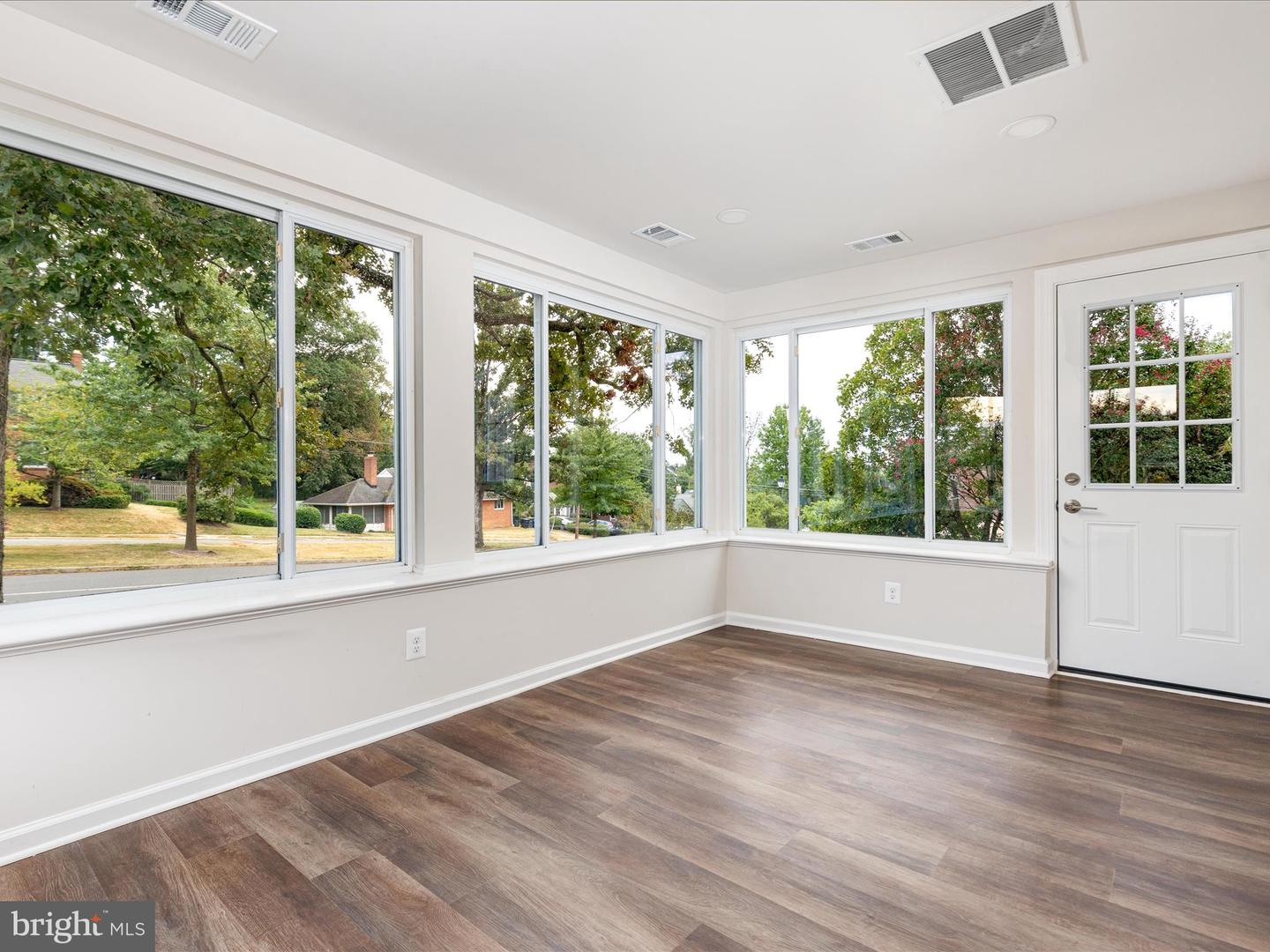 Arlington, Virginia, 22205, United States, 4 Bedrooms Bedrooms, ,4 BathroomsBathrooms,Residential,Active,1936390