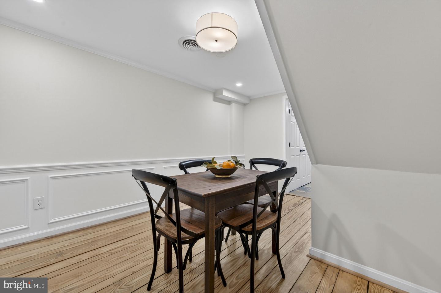 Alexandria, Virginia, 22314, United States, 3 Bedrooms Bedrooms, ,3 BathroomsBathrooms,Residential,Active,2044570