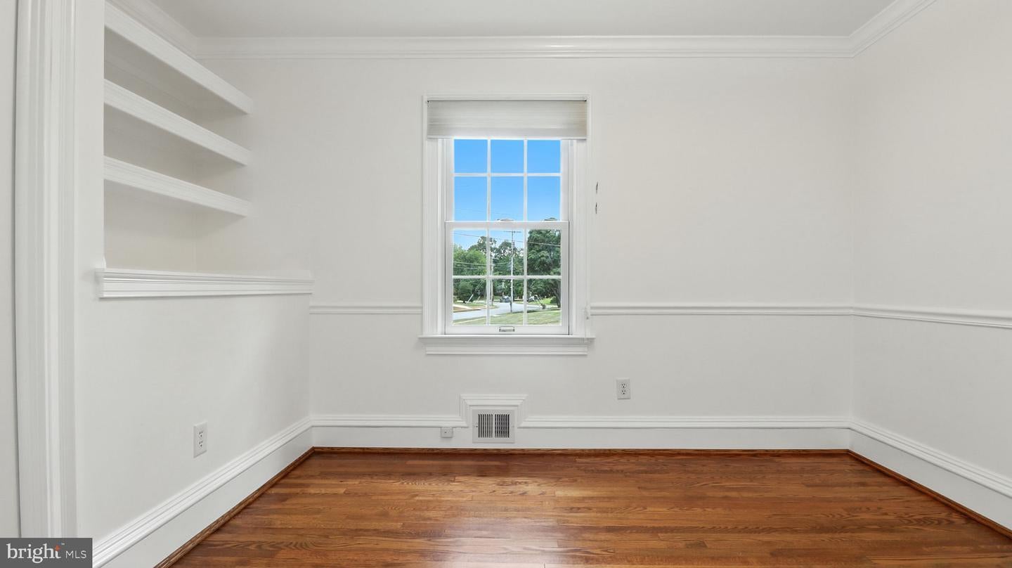 Alexandria, Virginia, 22308, United States, 4 Bedrooms Bedrooms, ,2 BathroomsBathrooms,Residential,Active,1936138
