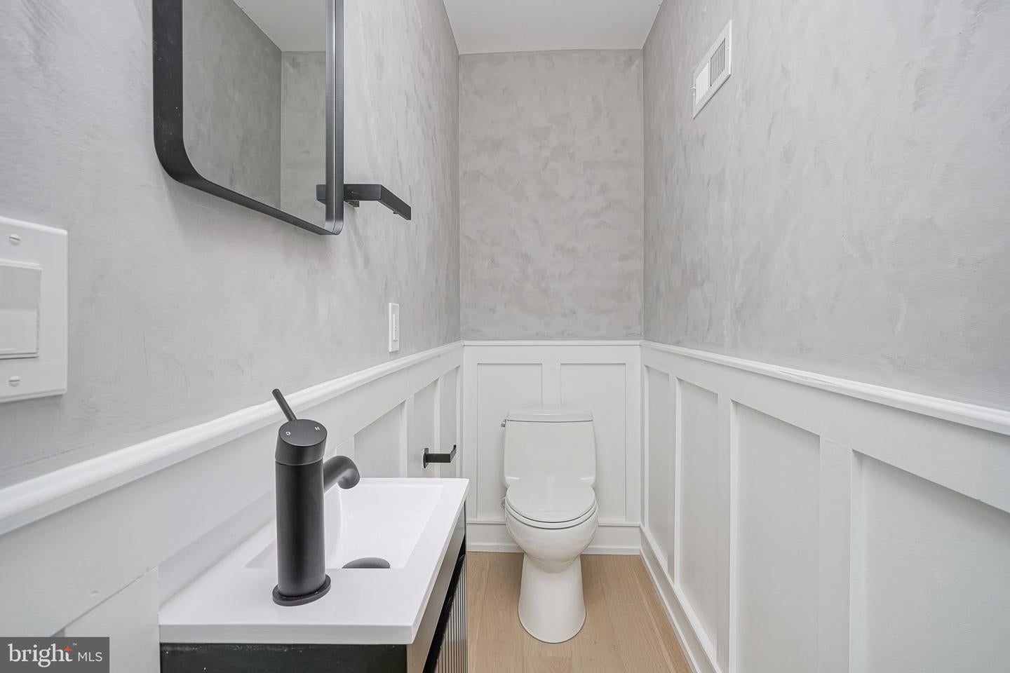 Philadelphia, Pennsylvania, 19125, United States, 4 Bedrooms Bedrooms, ,5 BathroomsBathrooms,Residential,Active,2045558