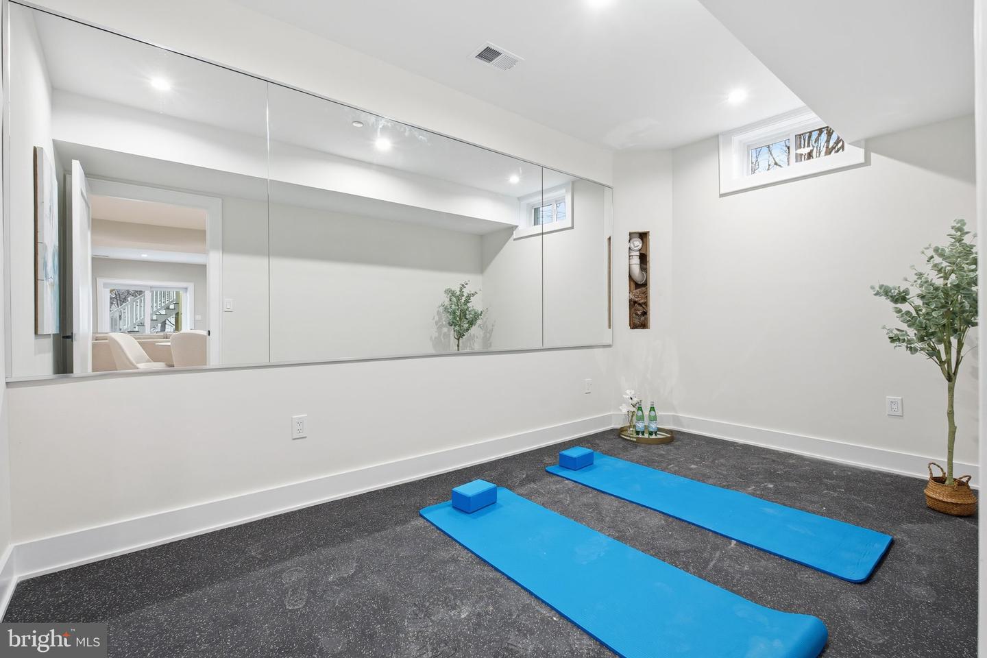 Kensington, Maryland, 20895, United States, 5 Bedrooms Bedrooms, ,5 BathroomsBathrooms,Residential,Active,2007291