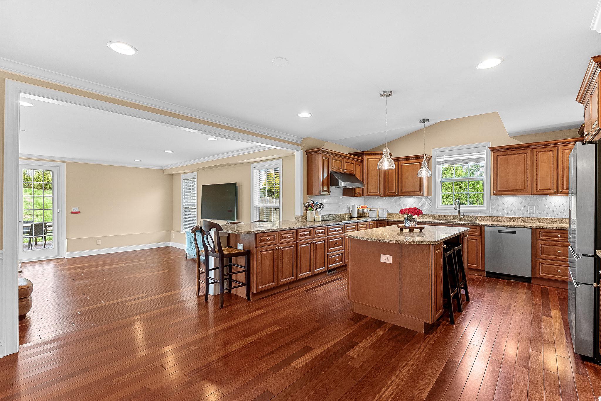 Annandale, Virginia, 22003, United States, 4 Bedrooms Bedrooms, ,4 BathroomsBathrooms,Residential,Active,2044601