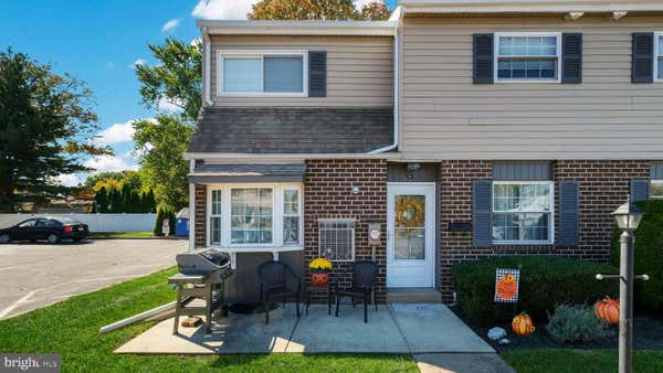 325 S WARMINSTER RD APT 1D, HATBORO, PA 19040 - Image 1