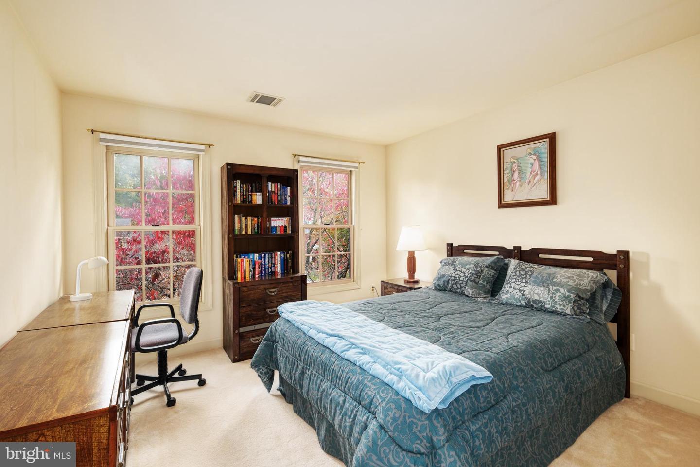 Fairfax Station, Virginia, 22039, United States, 4 Bedrooms Bedrooms, ,4 BathroomsBathrooms,Residential,Active,1988427