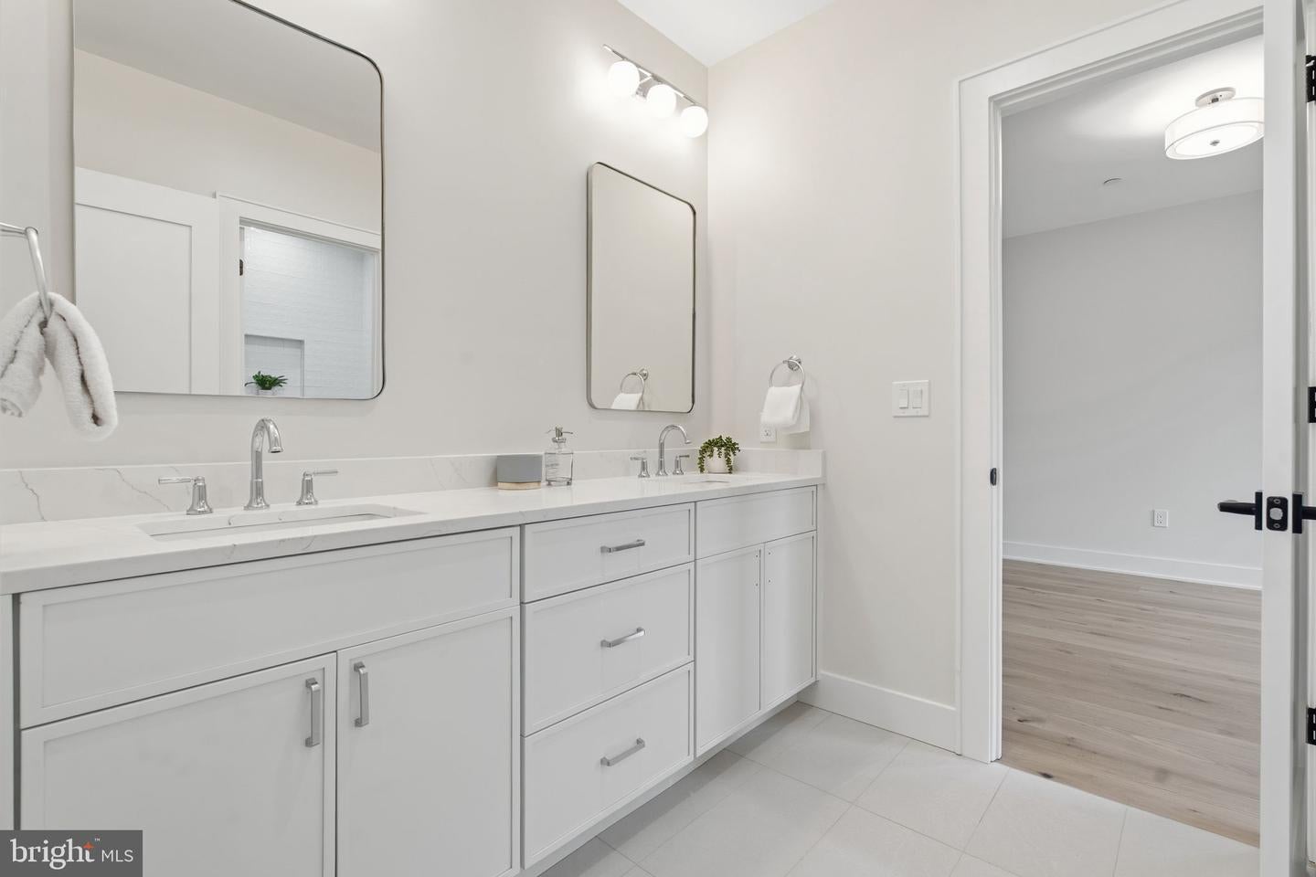 Kensington, Maryland, 20895, United States, 5 Bedrooms Bedrooms, ,5 BathroomsBathrooms,Residential,Active,2007291